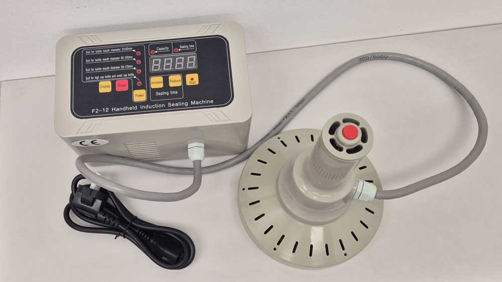 Indukciós záró gép